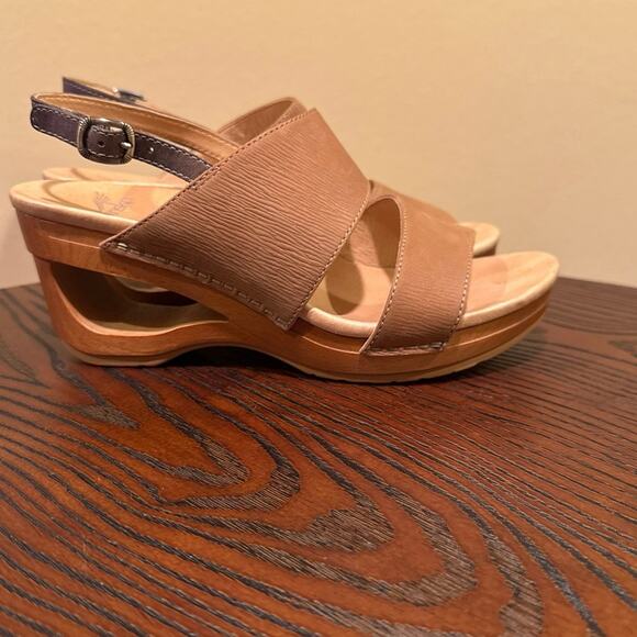 Dansko Shoes - Women's Dansko Tamia Brown Textured Nubuck 38 (8)